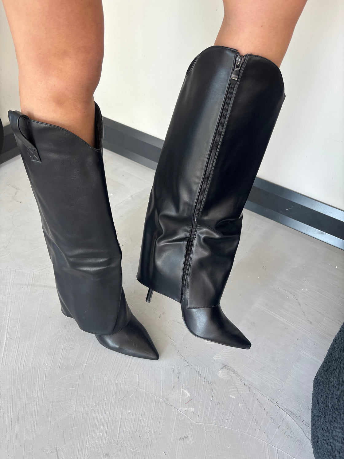 Kozaki Model Bellinna 35858 Black -