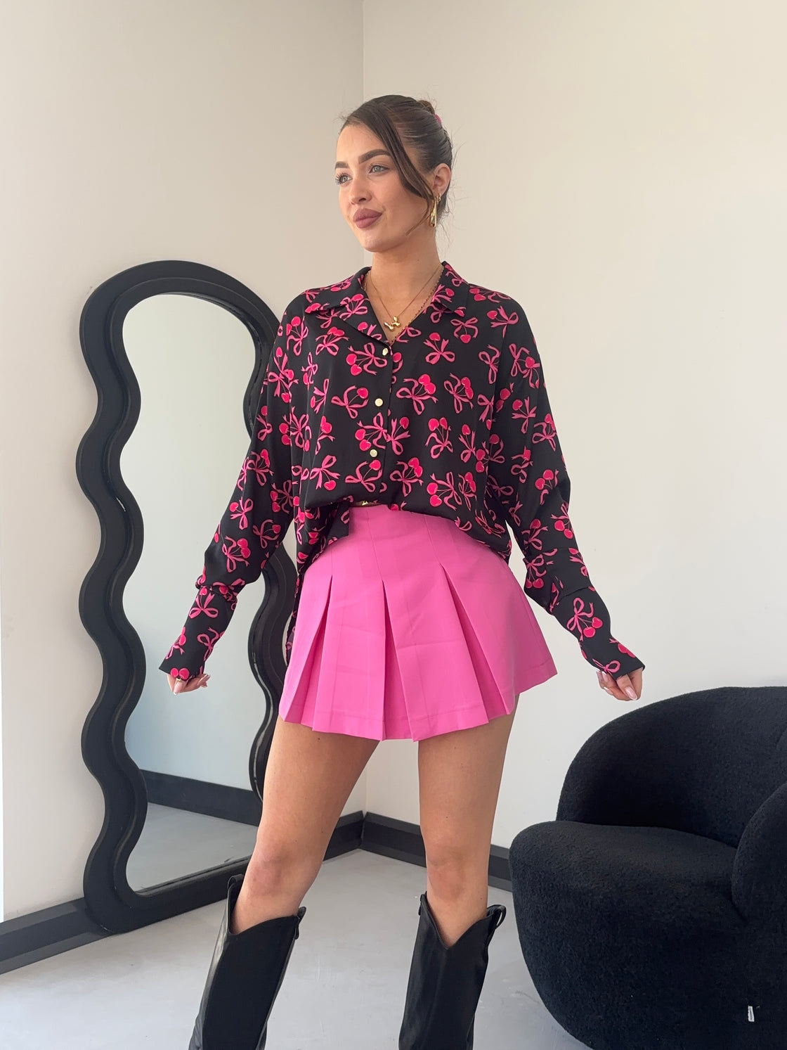Koszula Damska Model Maddie Cherry Bow Black